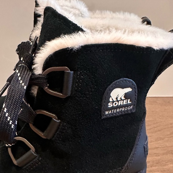 Sorel Tivoli boots with faux fur trim - Picture 12 of 13